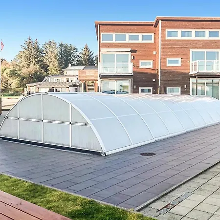 Nice In W/ Outdoor Swimming Pool And 1 Bedrooms